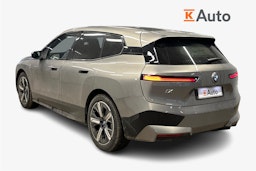 harmaa BMW iX 2023 kuva 2.