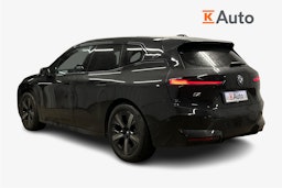 musta BMW iX 2023 kuva 2.