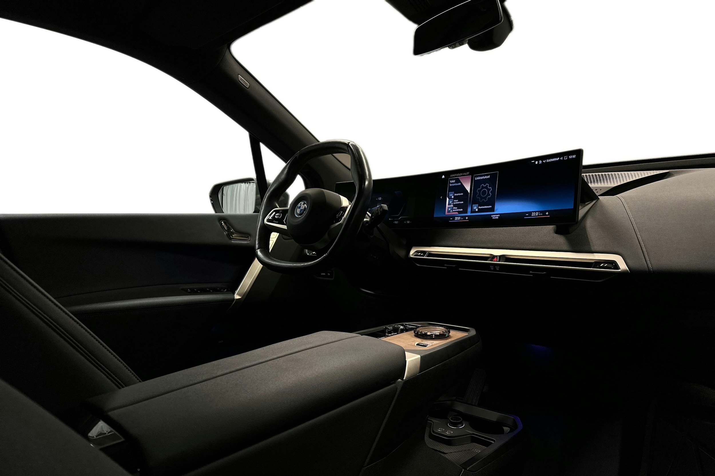 harmaa BMW iX 2023 kuva 9.