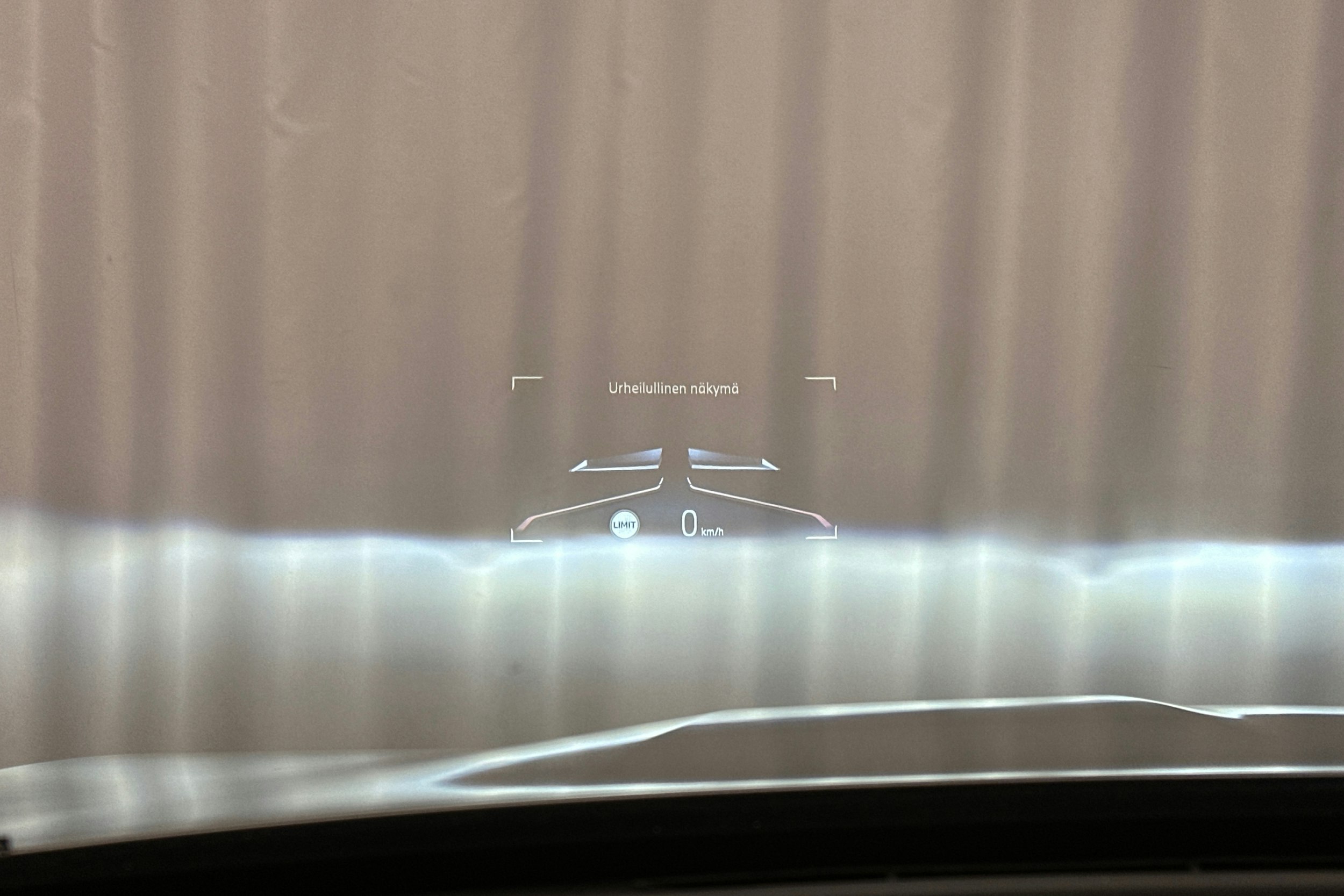 harmaa BMW iX 2023 kuva 17.