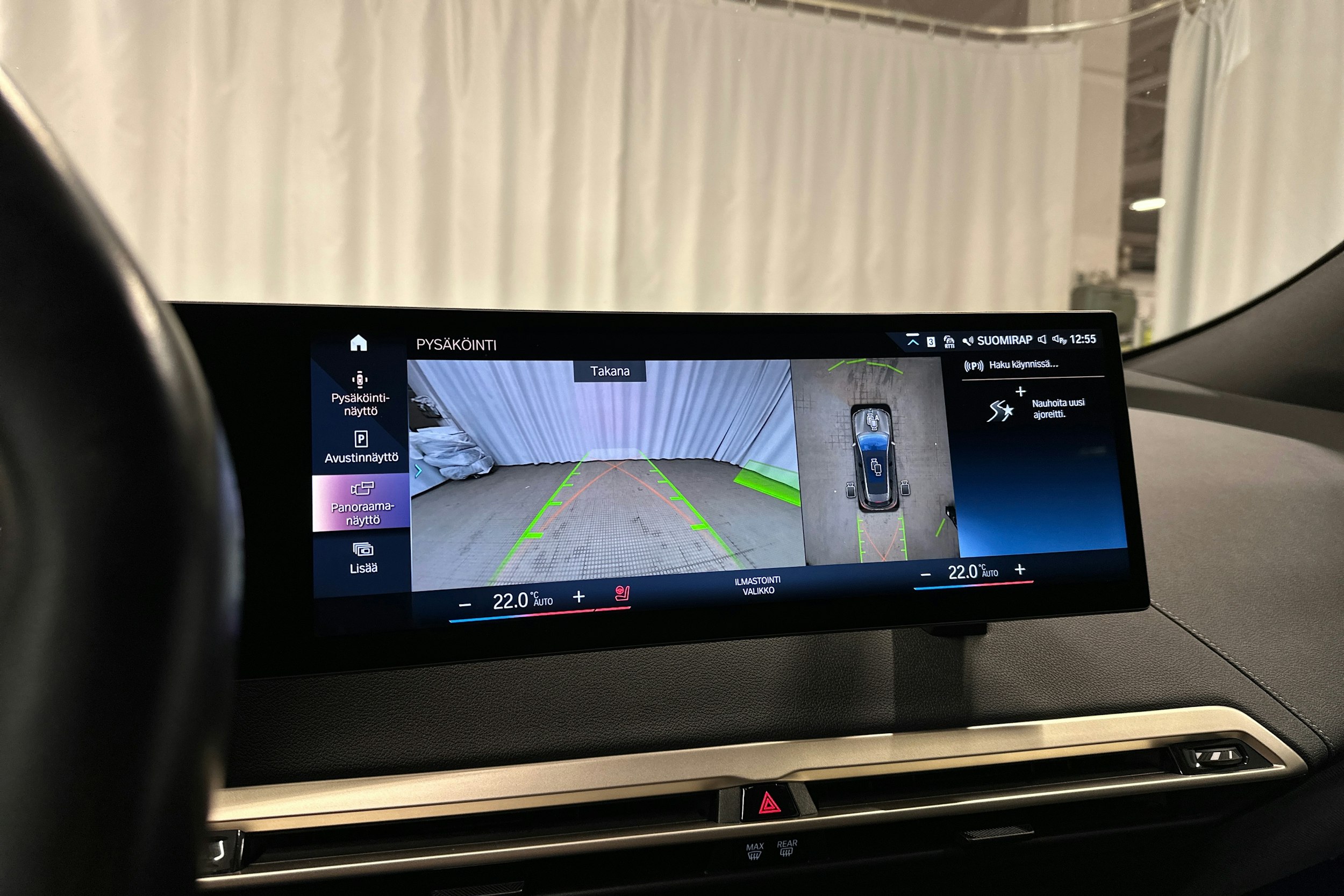 harmaa BMW iX 2023 kuva 19.