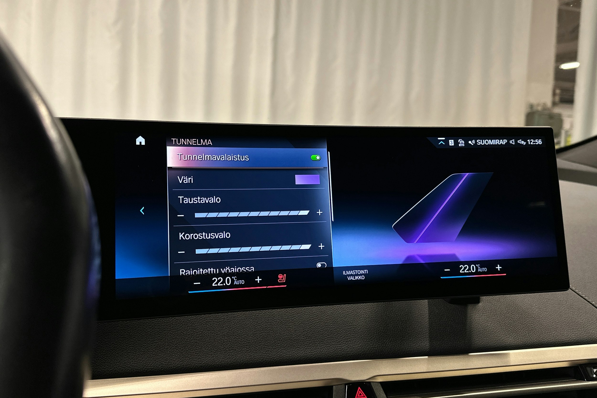 harmaa BMW iX 2023 kuva 22.