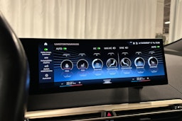 harmaa BMW iX 2023 kuva 26.