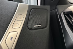 harmaa BMW iX 2023 kuva 30.