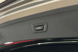 harmaa BMW iX 2023 kuva 35.