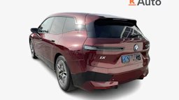 met. punainen BMW iX 2023 kuva 2.