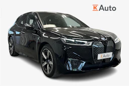musta BMW iX 2023 kuva 1.