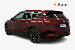 punainen BMW iX 2023 kuva 3.