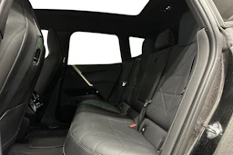 punainen BMW iX 2023 kuva 11.