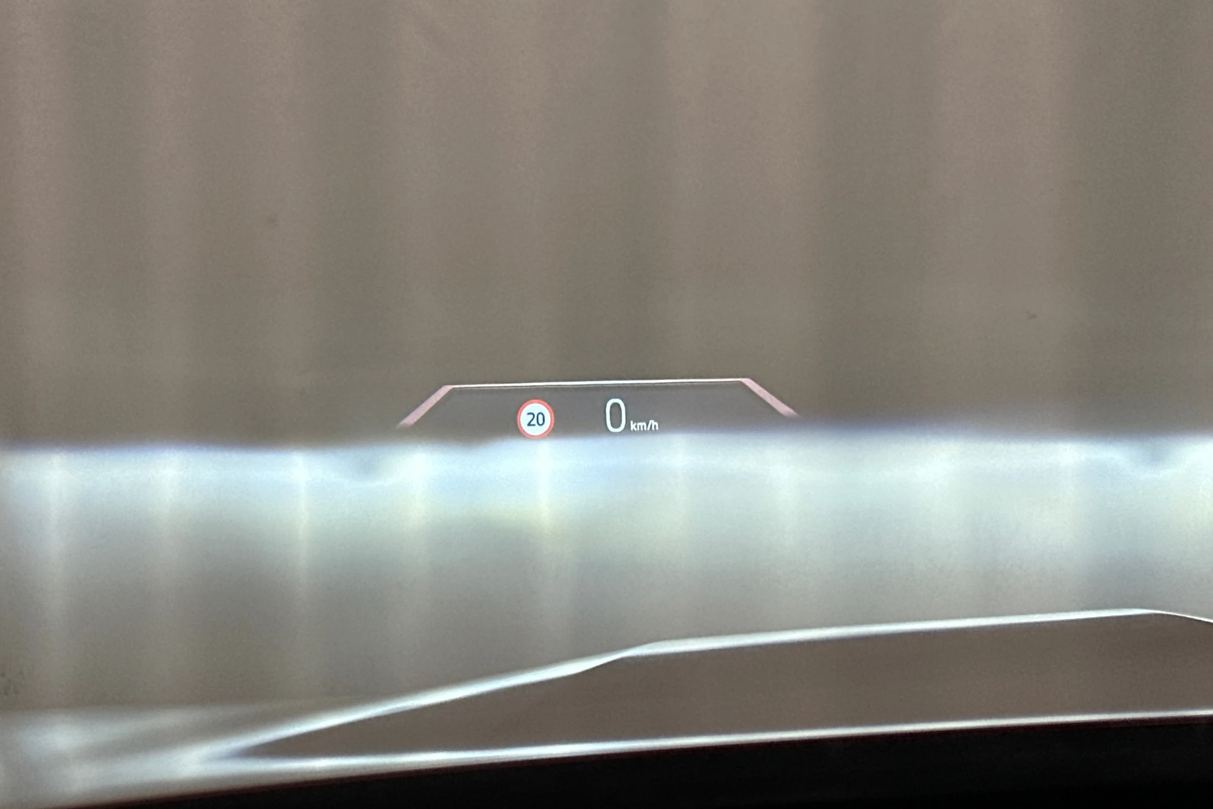 punainen BMW iX 2023 kuva 26.