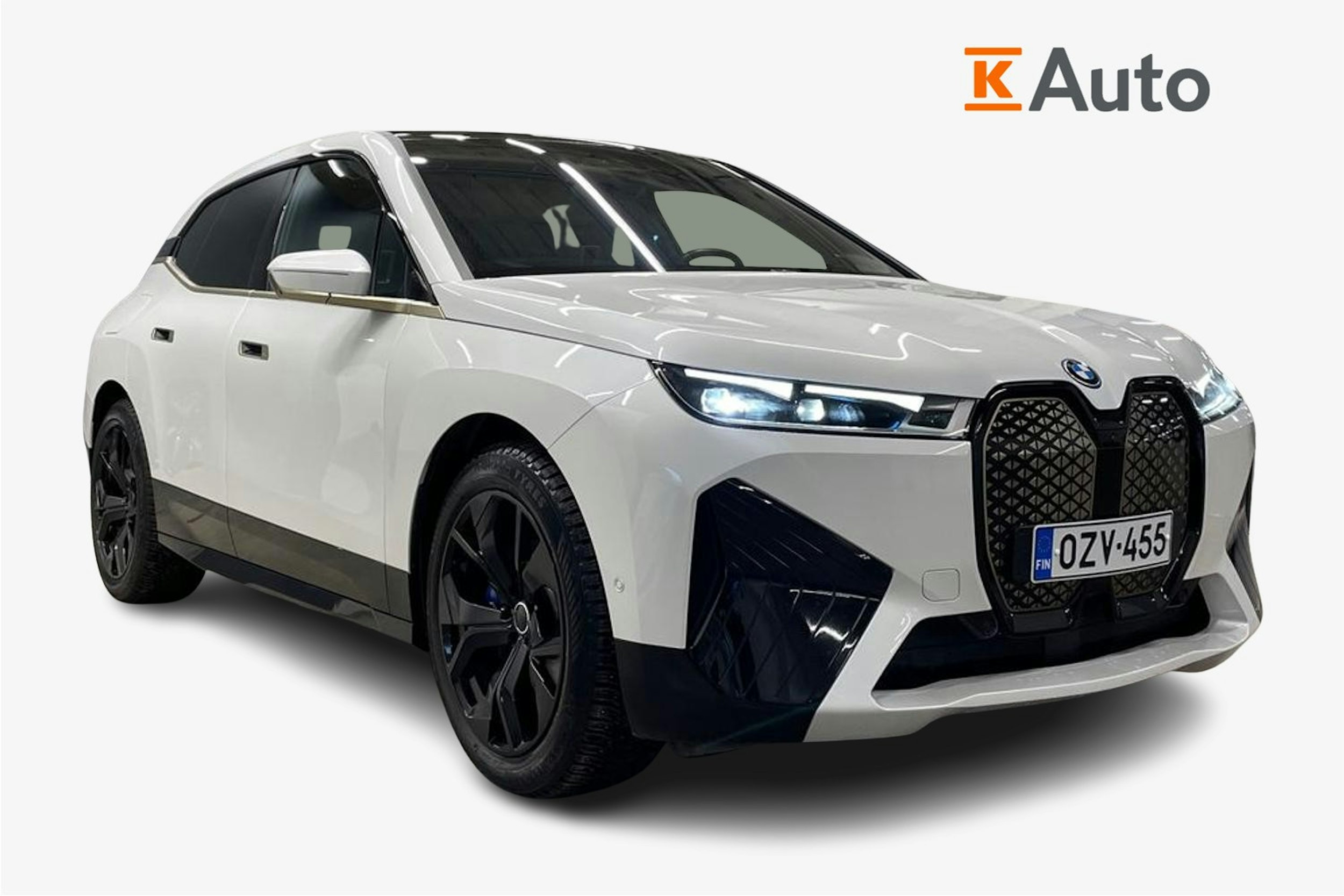 Valkoinen BMW iX 2023 kuva 1.