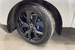 Valkoinen BMW iX 2023 kuva 13.