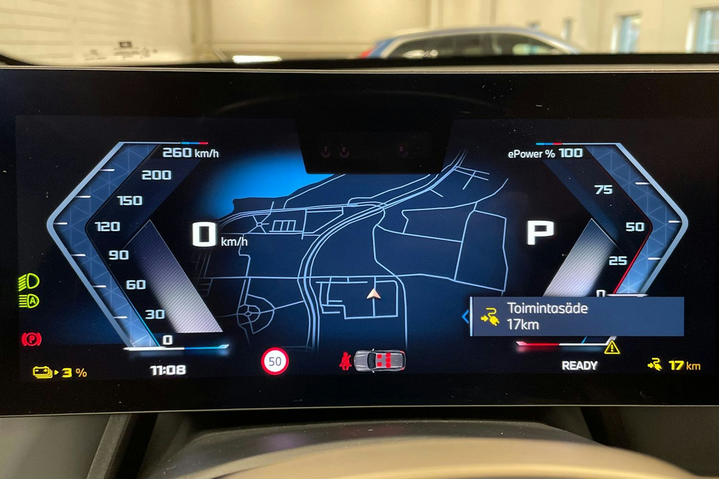 Valkoinen BMW iX 2023 kuva 16.