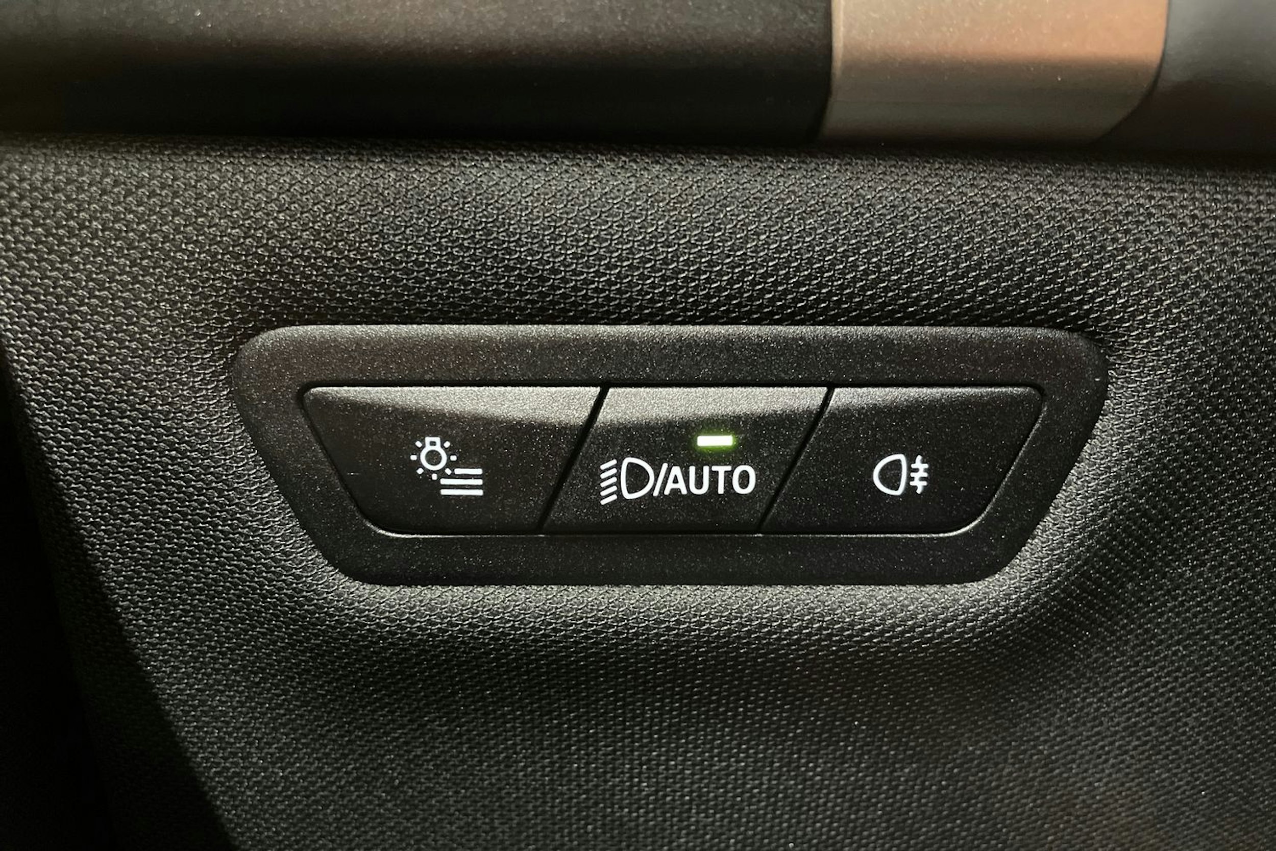 Valkoinen BMW iX 2023 kuva 25.