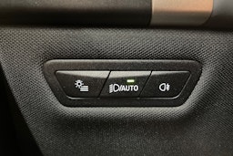 Valkoinen BMW iX 2023 kuva 25.