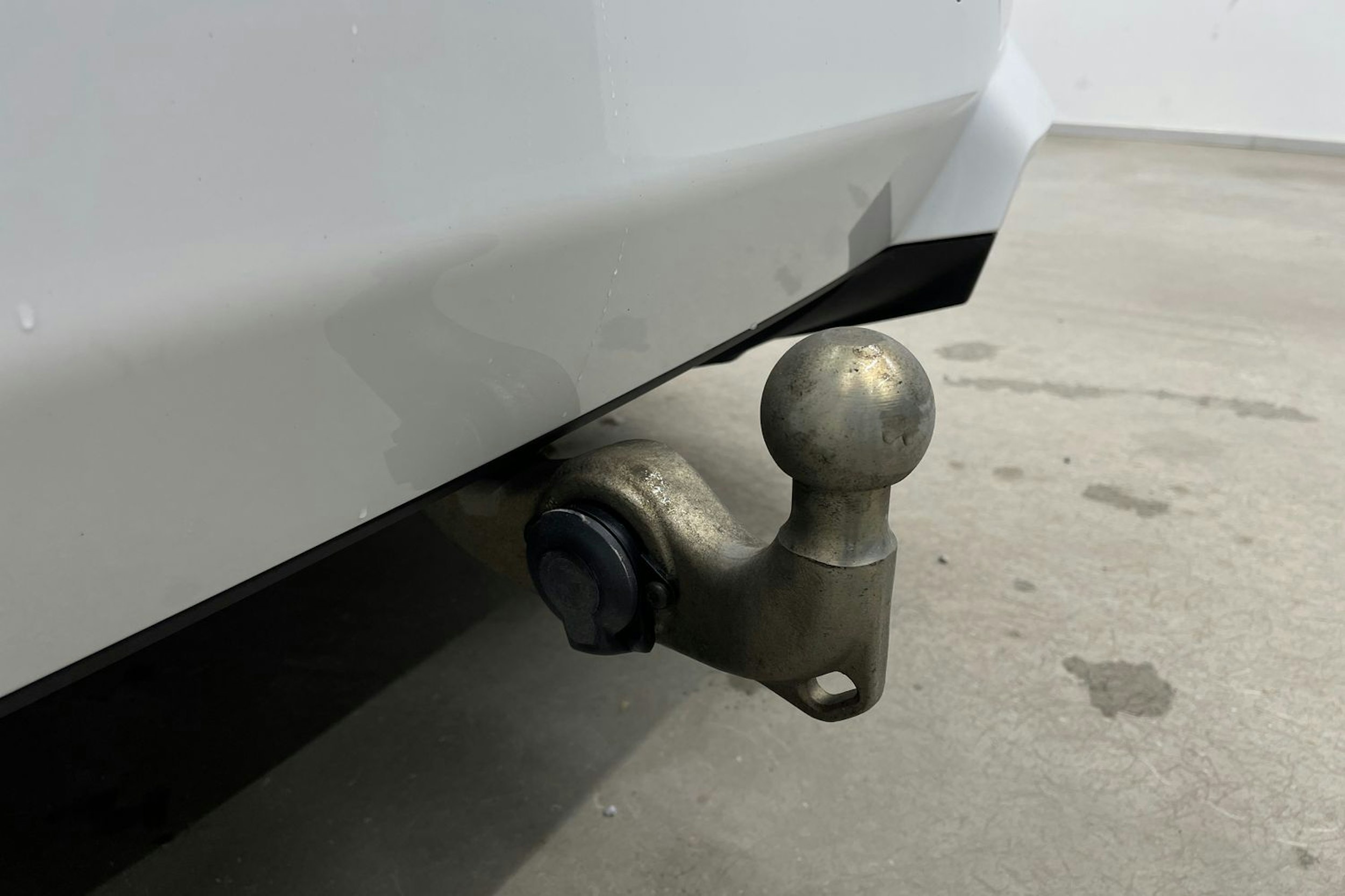 Valkoinen BMW iX 2023 kuva 37.