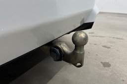 Valkoinen BMW iX 2023 kuva 37.