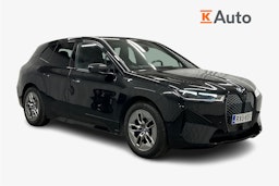 musta BMW iX 2023 kuva 1.