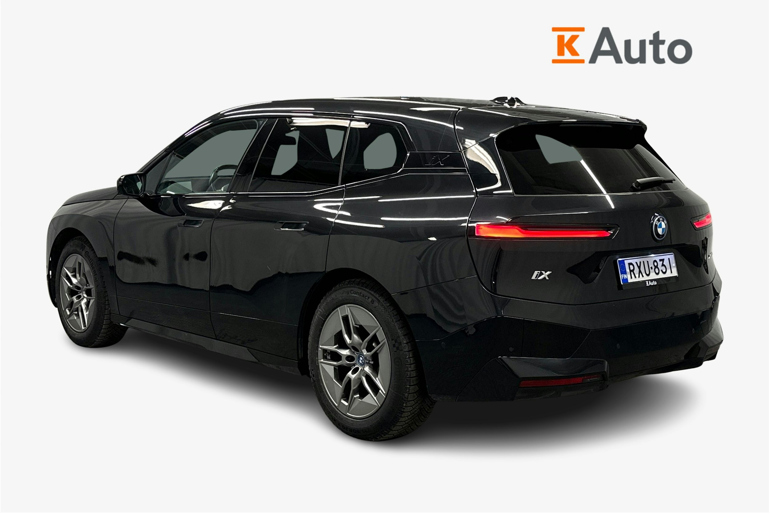 musta BMW iX 2023 kuva 2.