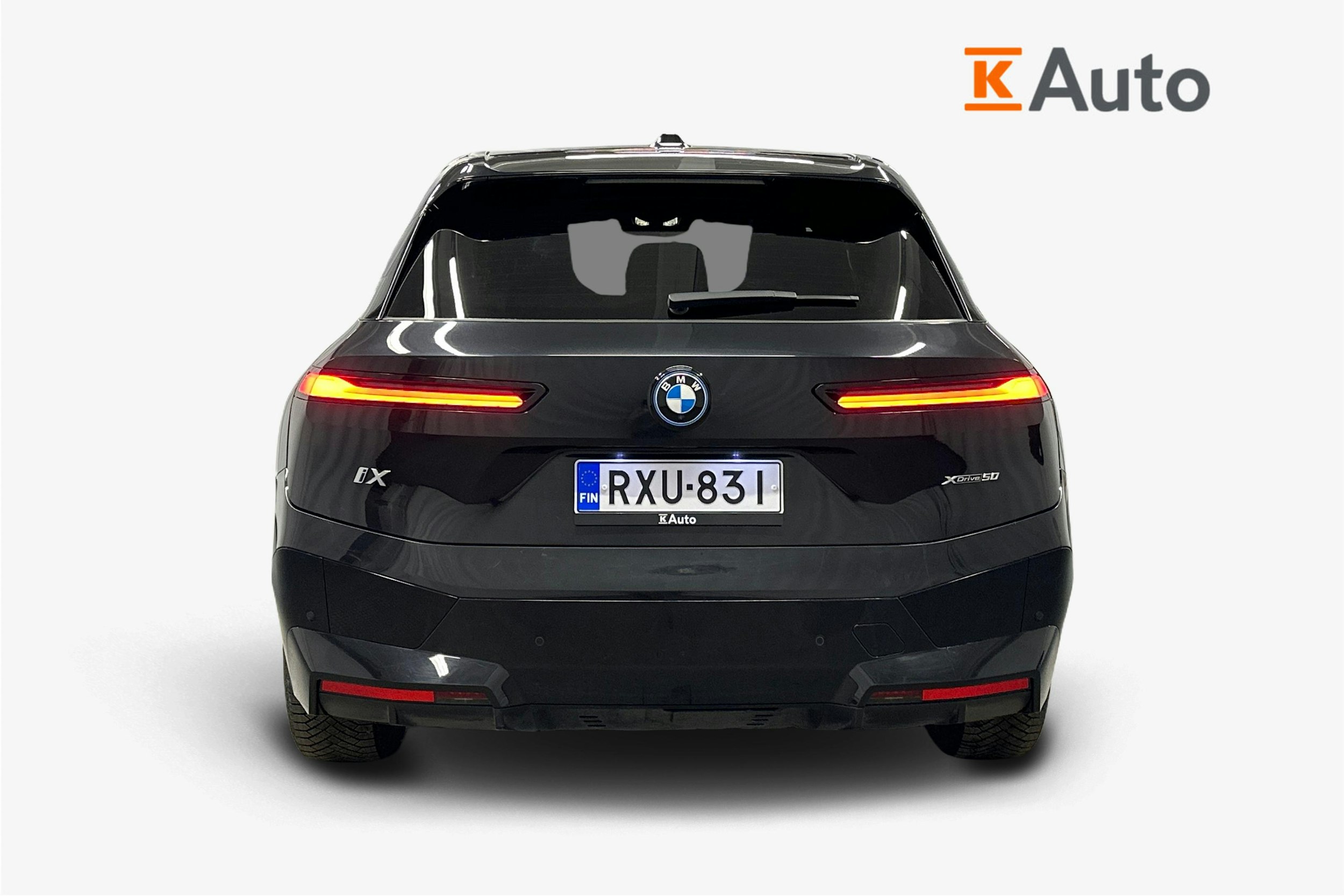 musta BMW iX 2023 kuva 3.