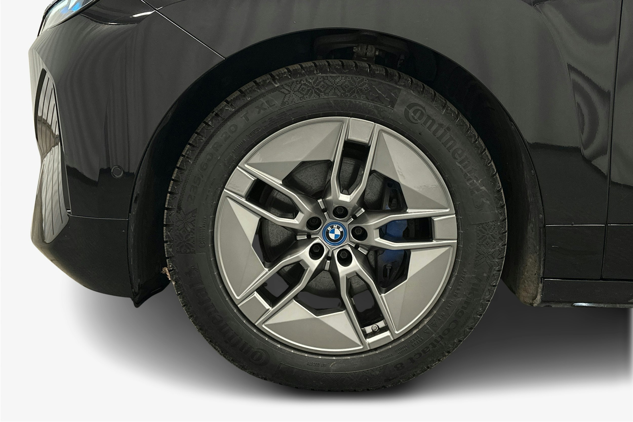 musta BMW iX 2023 kuva 11.