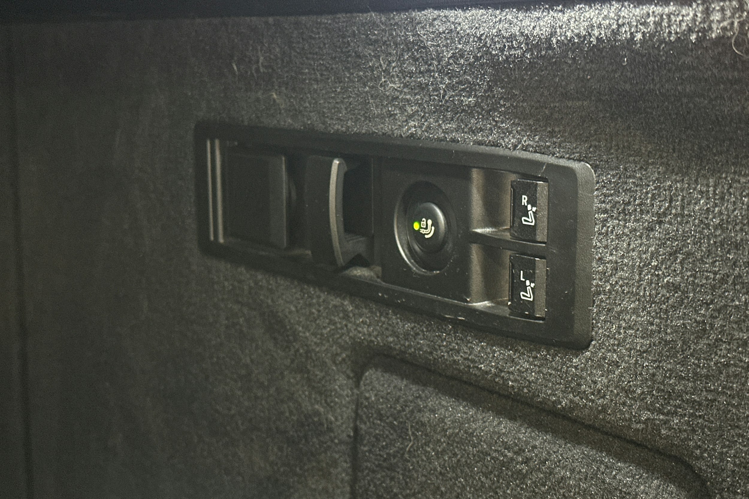 musta BMW iX 2023 kuva 16.