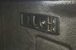 musta BMW iX 2023 kuva 16.