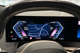 musta BMW iX 2023 kuva 23.