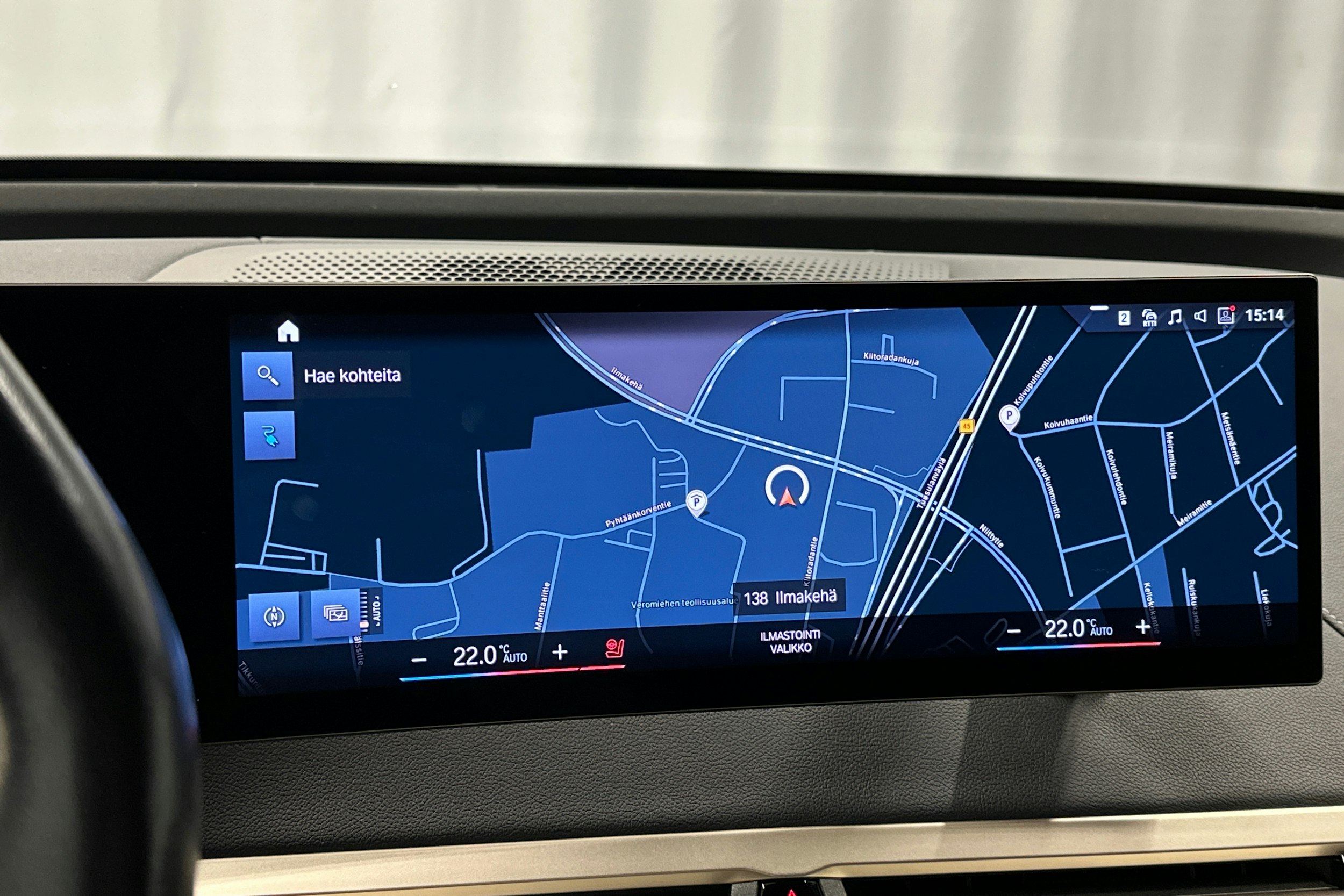 musta BMW iX 2023 kuva 26.