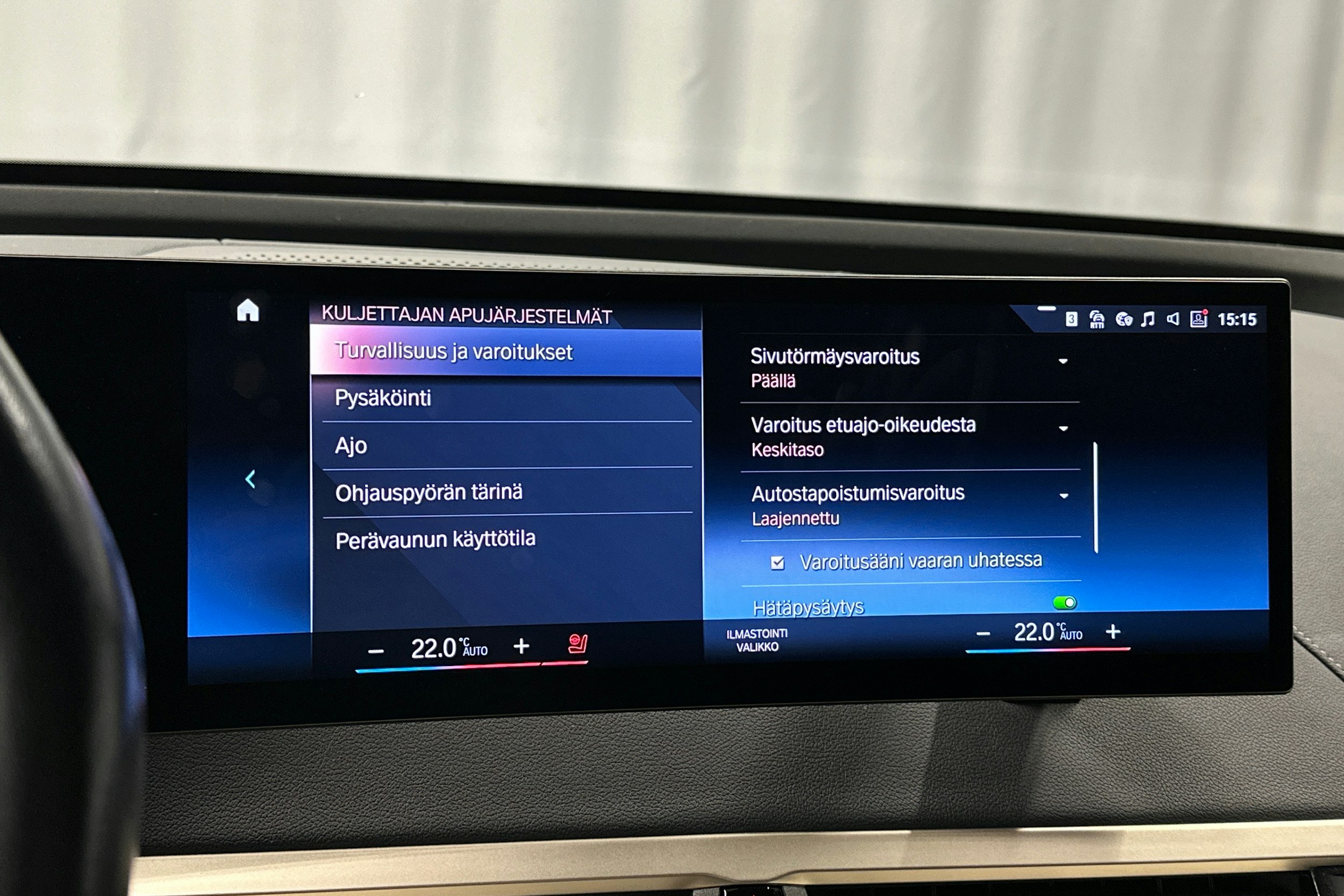 musta BMW iX 2023 kuva 28.