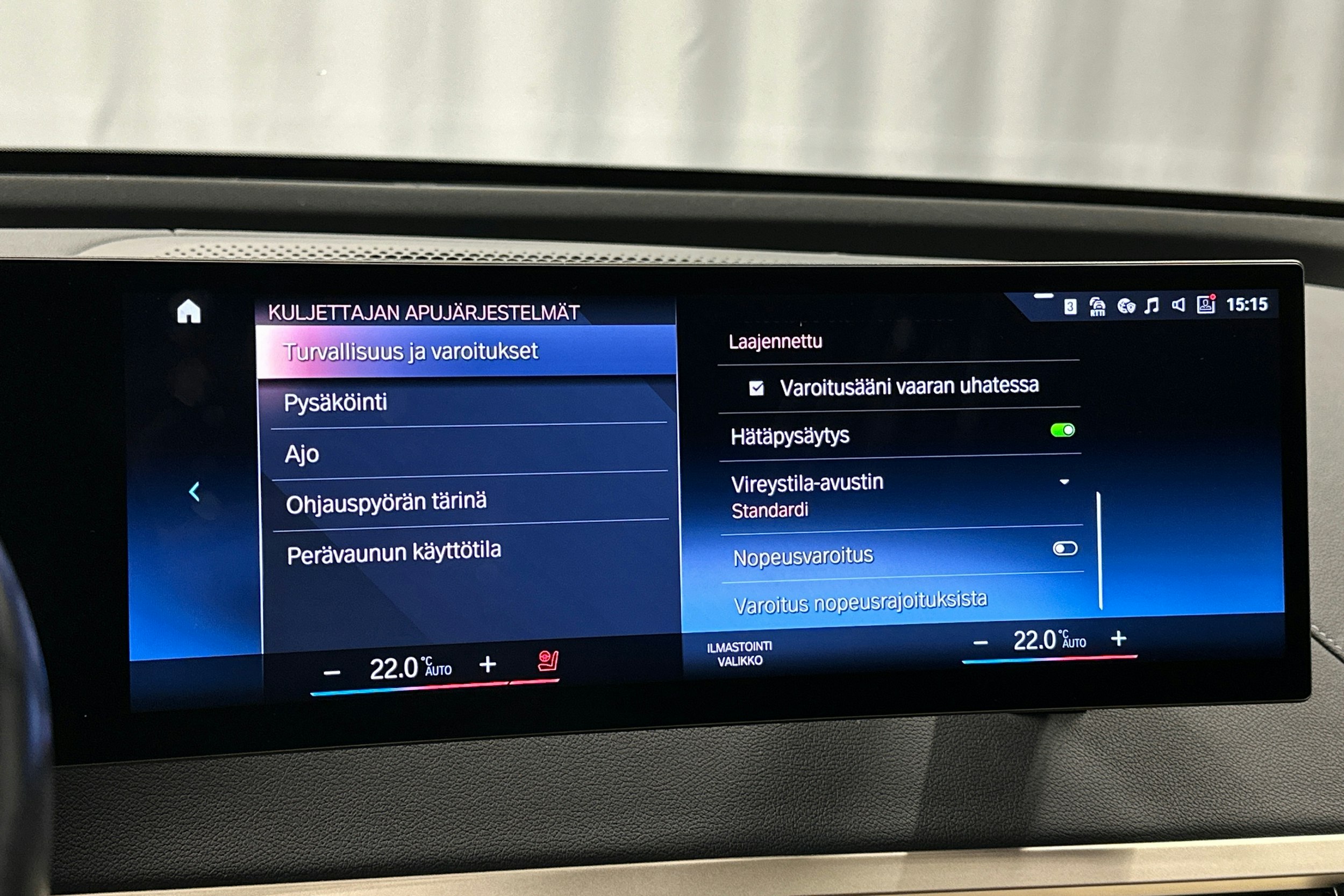 musta BMW iX 2023 kuva 29.