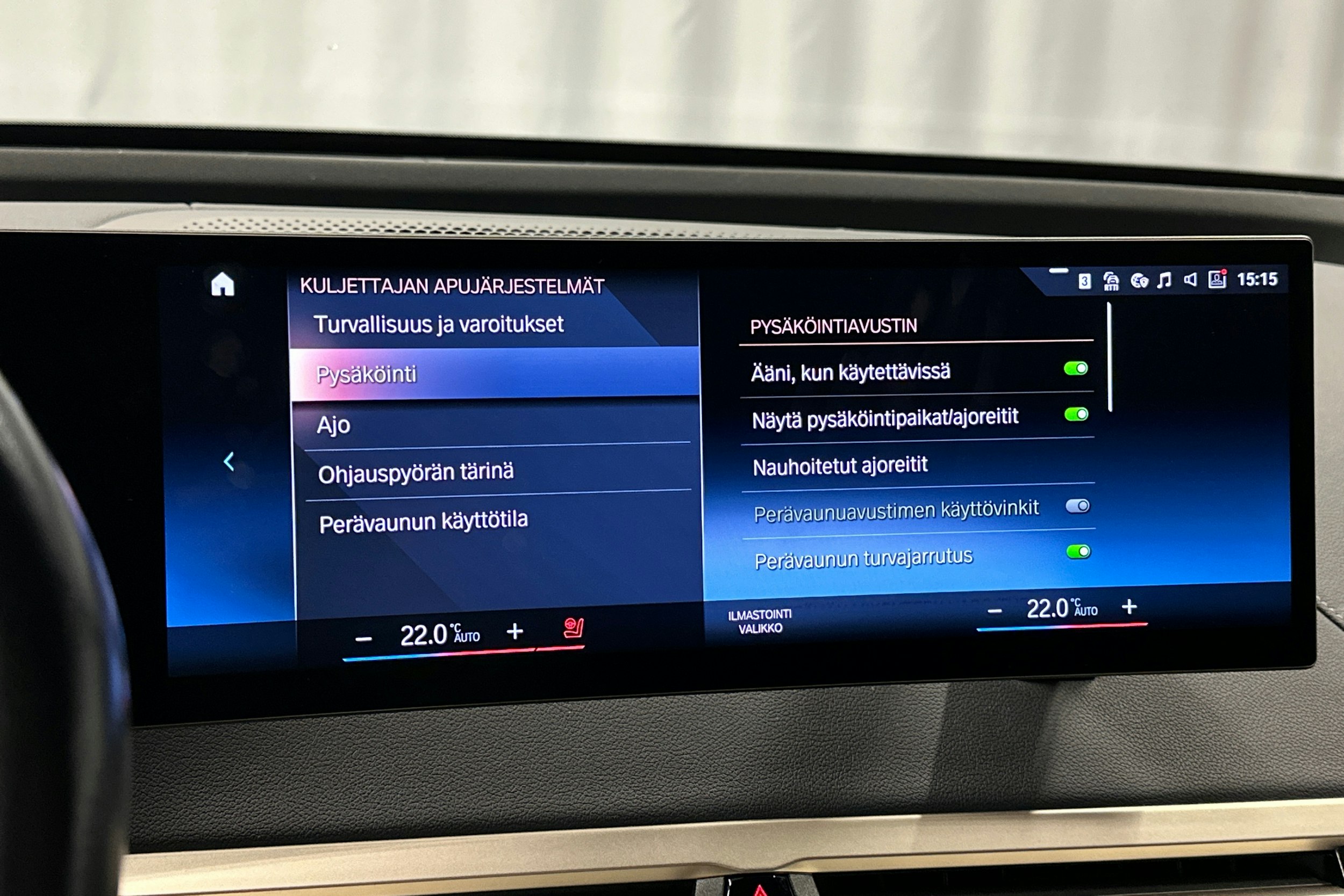 musta BMW iX 2023 kuva 30.