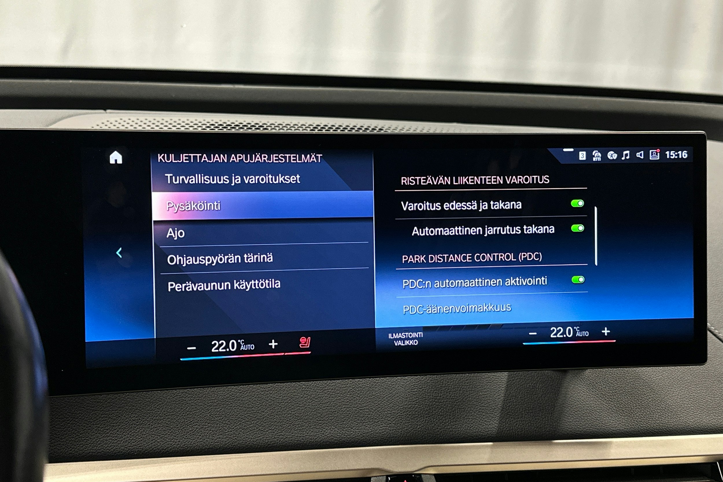 musta BMW iX 2023 kuva 31.