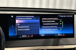 musta BMW iX 2023 kuva 31.