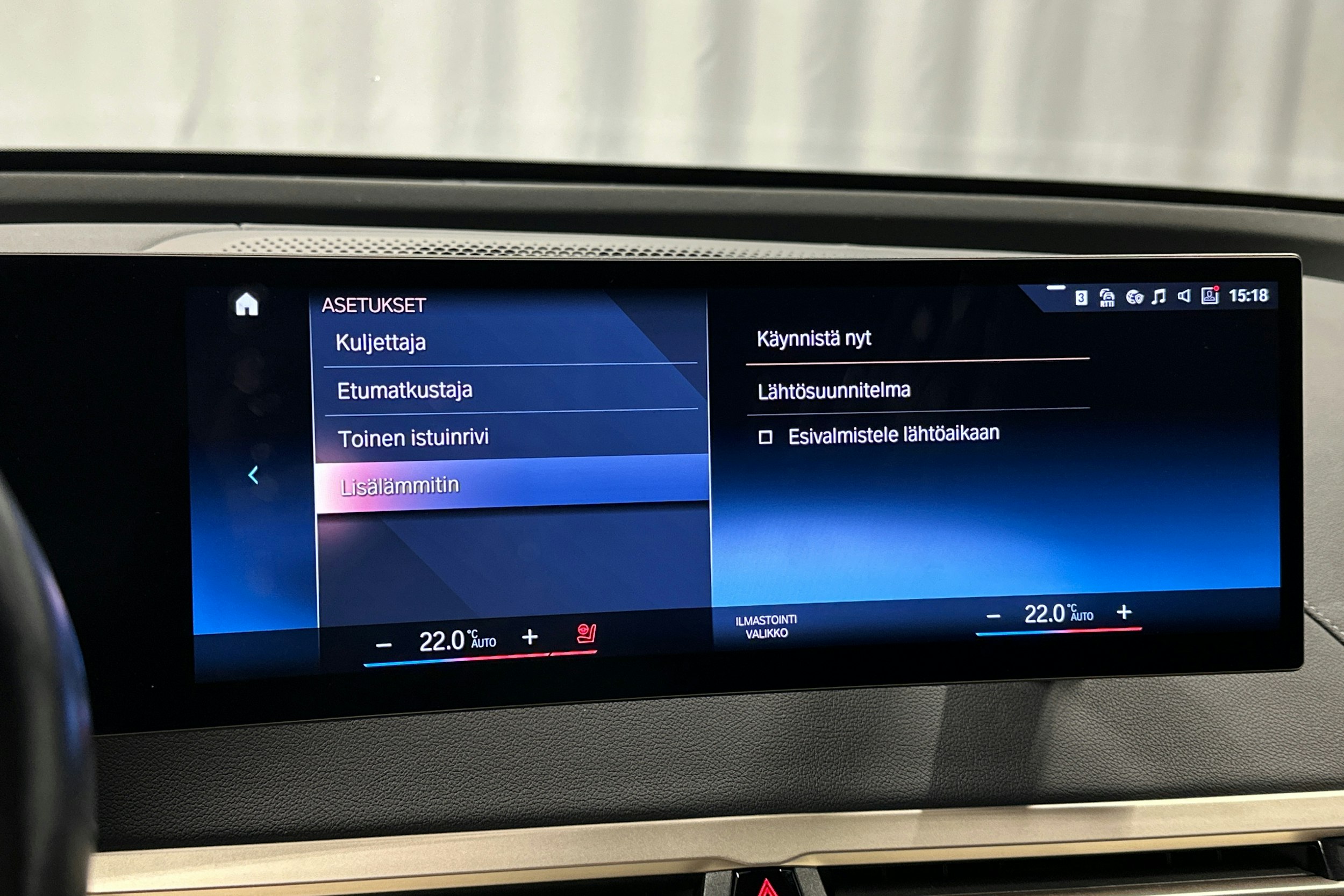 musta BMW iX 2023 kuva 37.