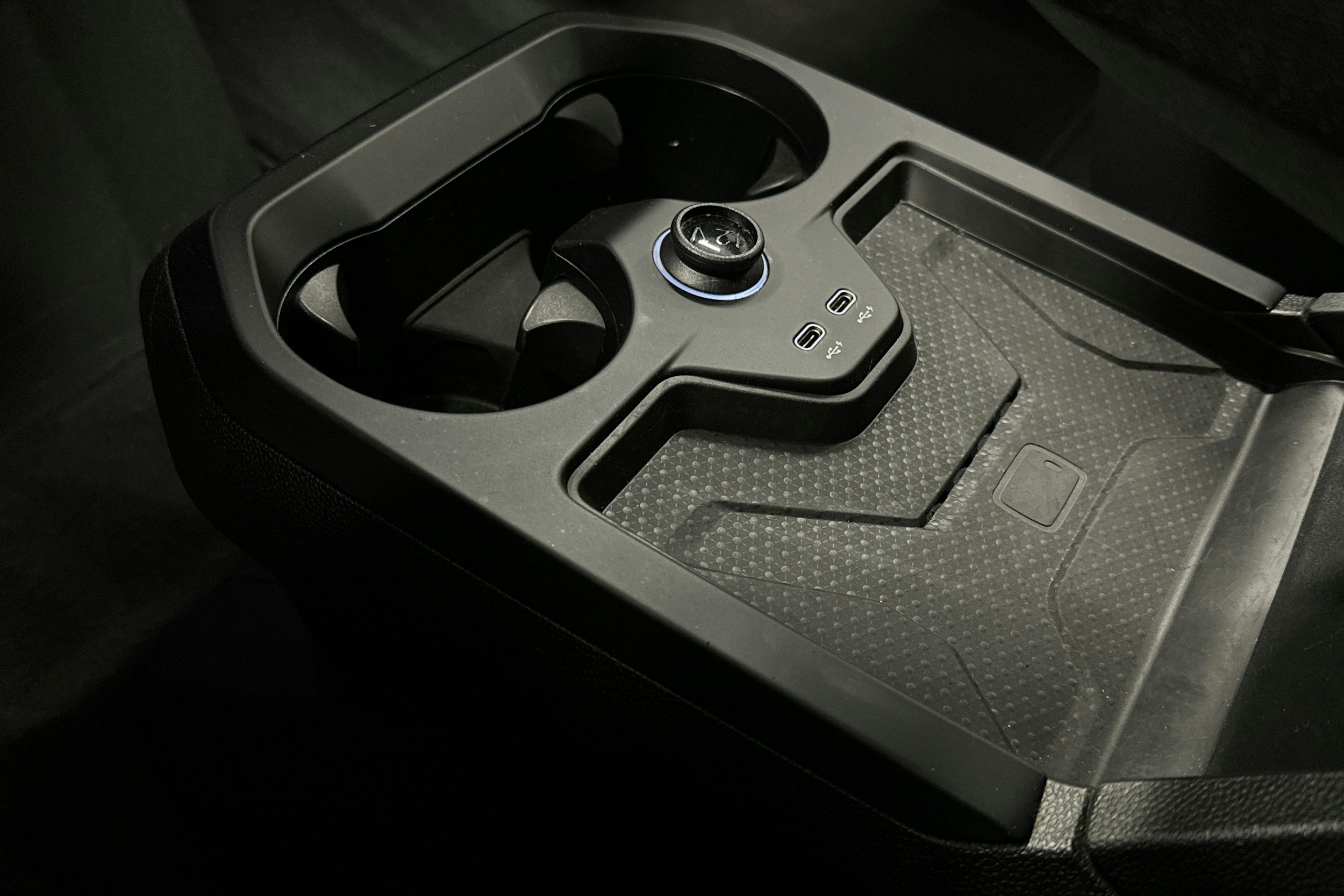 musta BMW iX 2023 kuva 40.