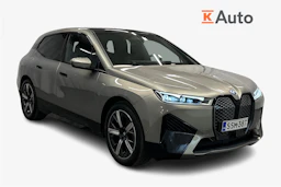 harmaa BMW iX 2023 kuva 1.