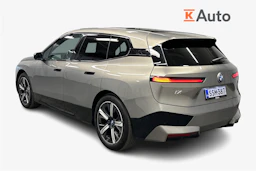harmaa BMW iX 2023 kuva 3.