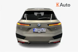 harmaa BMW iX 2023 kuva 4.