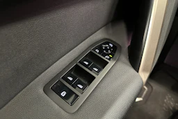 harmaa BMW iX 2023 kuva 18.