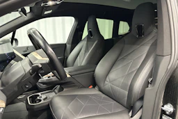 harmaa BMW iX 2023 kuva 28.
