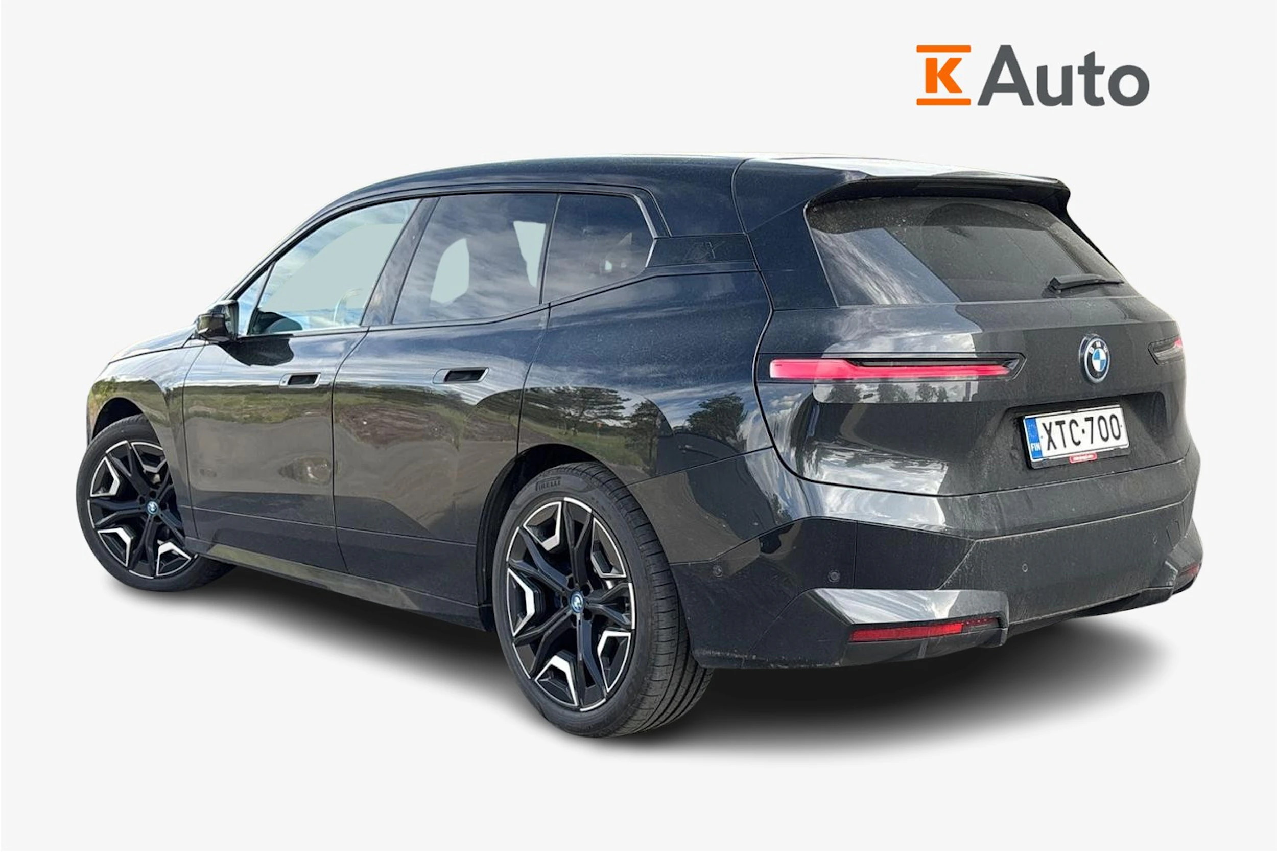 musta BMW iX 2023 kuva 2.