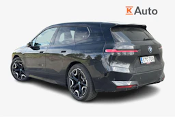 musta BMW iX 2023 kuva 2.