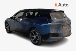 sininen BMW iX 2023 kuva 2.