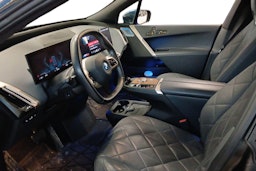 sininen BMW iX 2023 kuva 3.