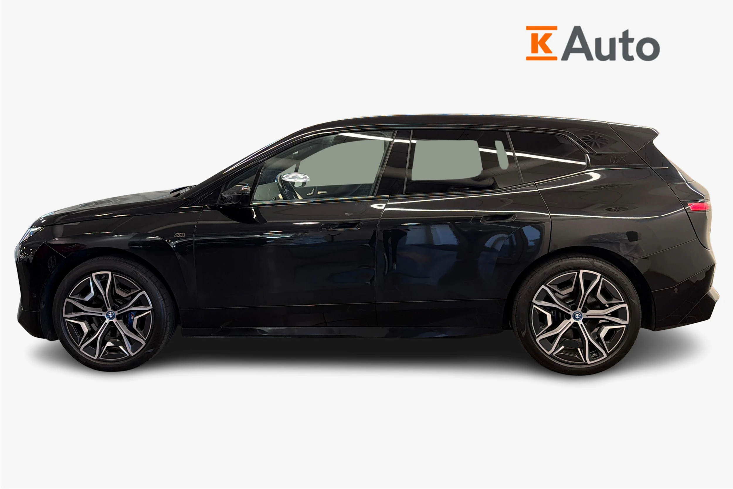 musta BMW iX 2023 kuva 5.