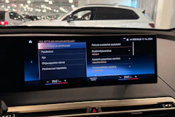 musta BMW iX 2023 kuva 38.