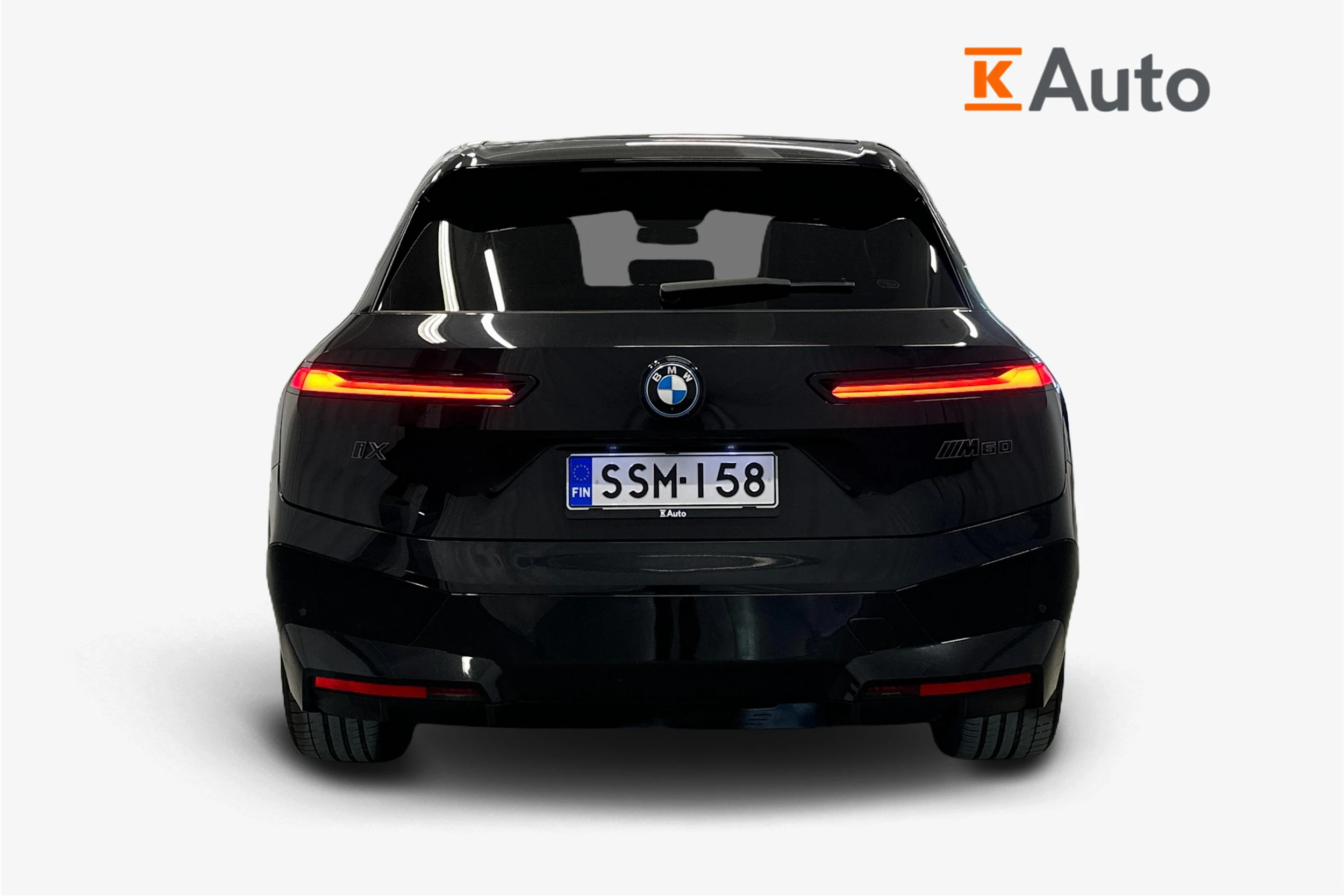 musta BMW ix M60 2024 kuva 3.
