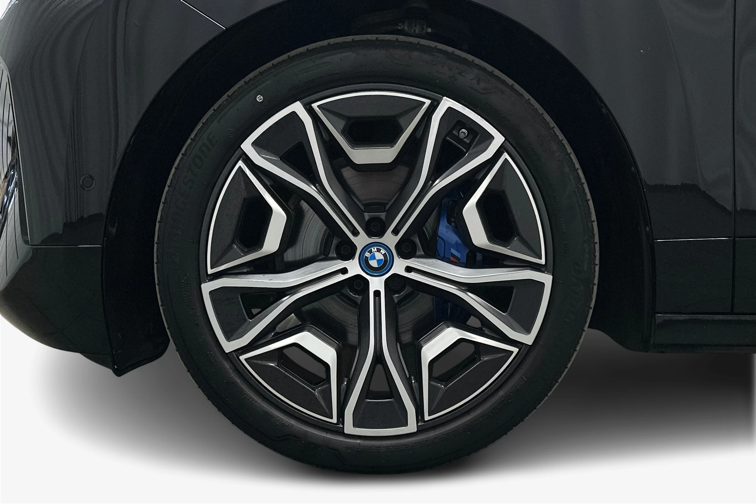 musta BMW ix M60 2024 kuva 9.