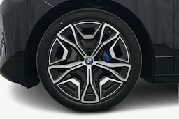 musta BMW ix M60 2024 kuva 9.